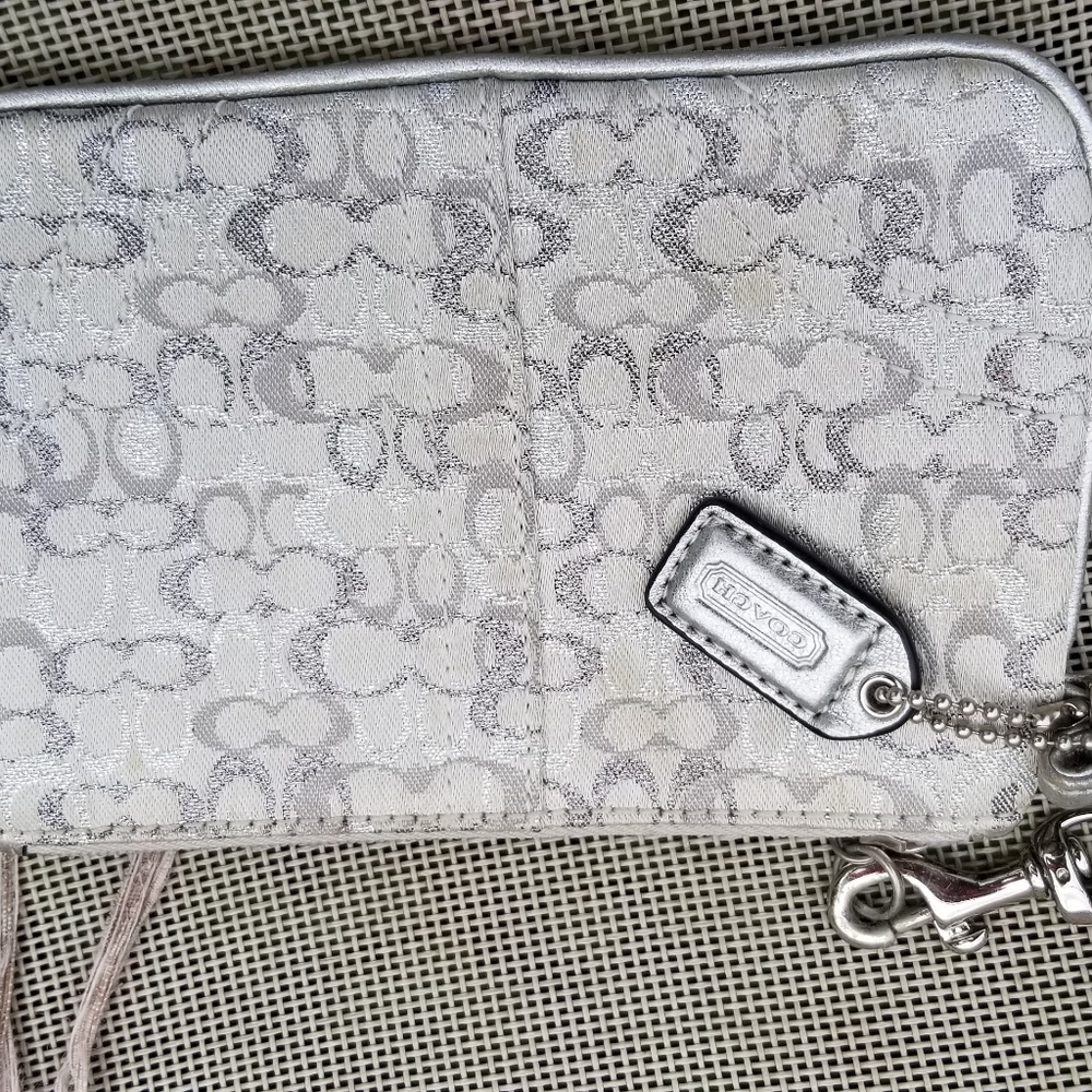 Coach - Picture 6 of 8